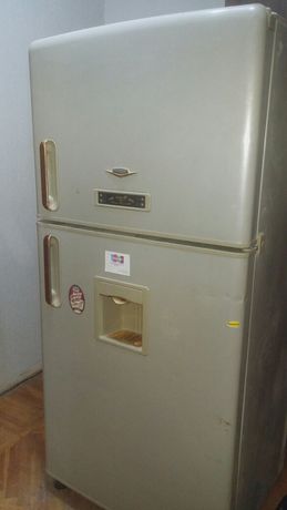 Большой 2х камерный холодильник "Daewoo" объём 581l, размер 180x80x77