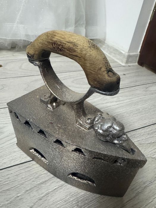 Fier de călcat pe cărbuni