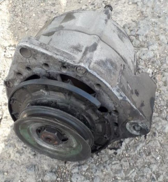 Продаю рабочий генератор на грузовой автомобиль мерседес