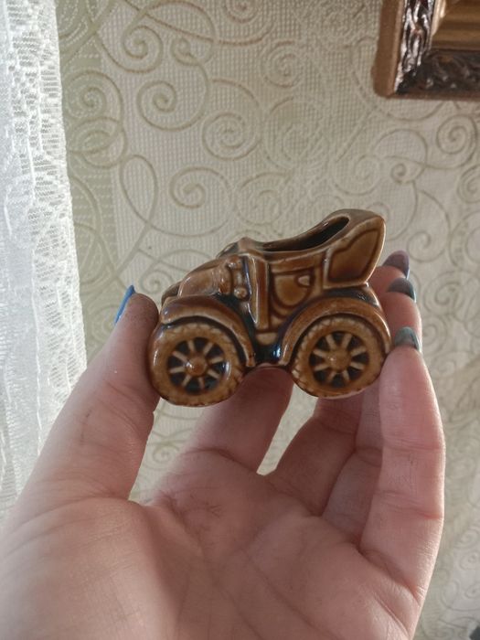 Статуэтка машинка