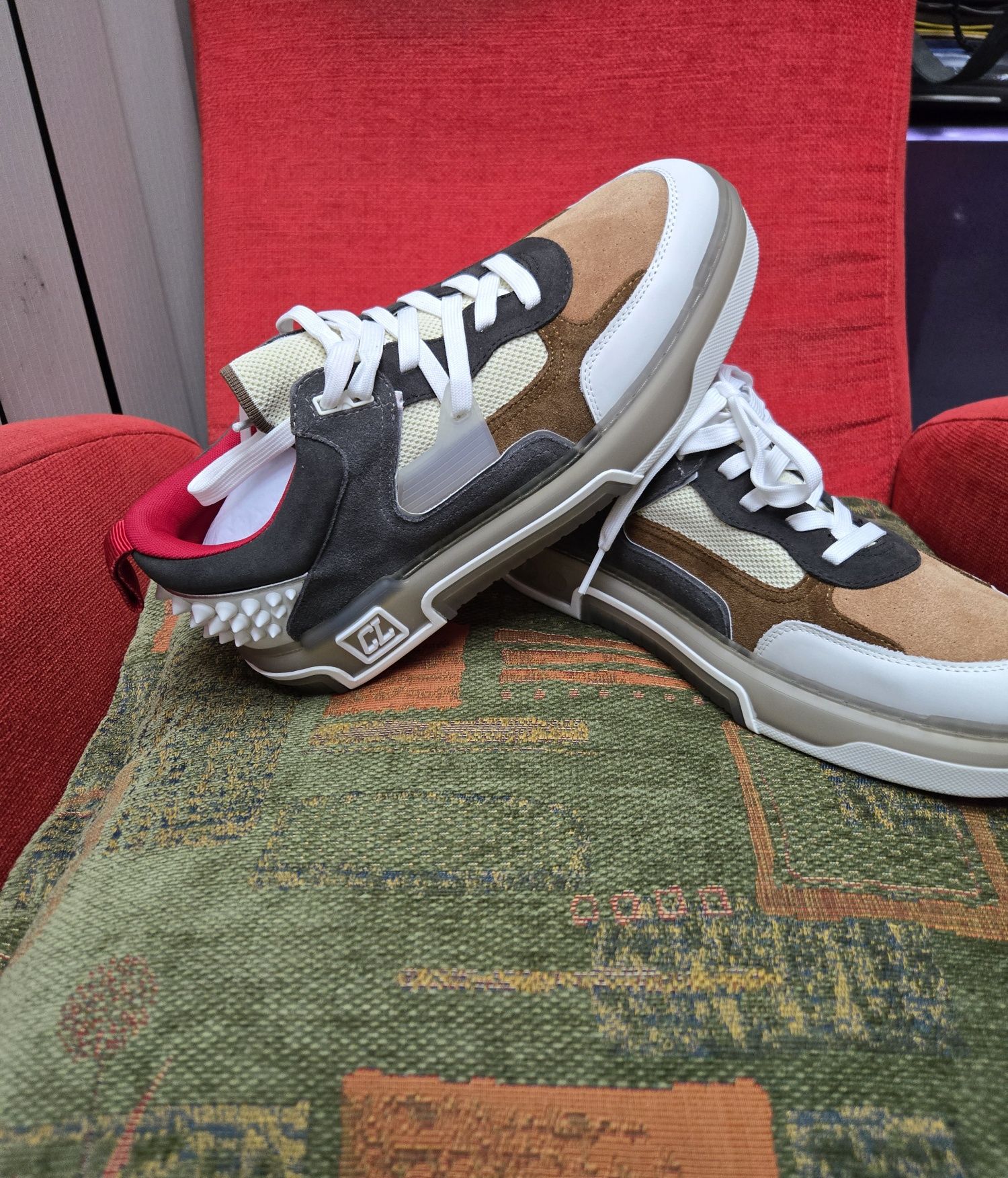 Обувки Louboutin Astroloubi