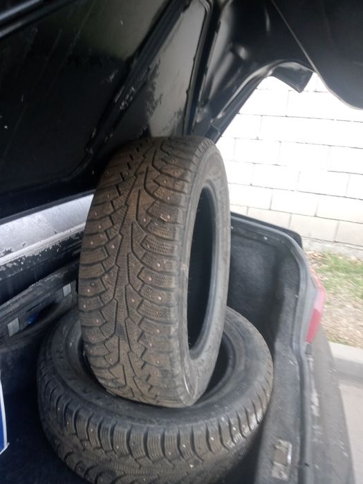 Продам зимние шины шиповная комплект