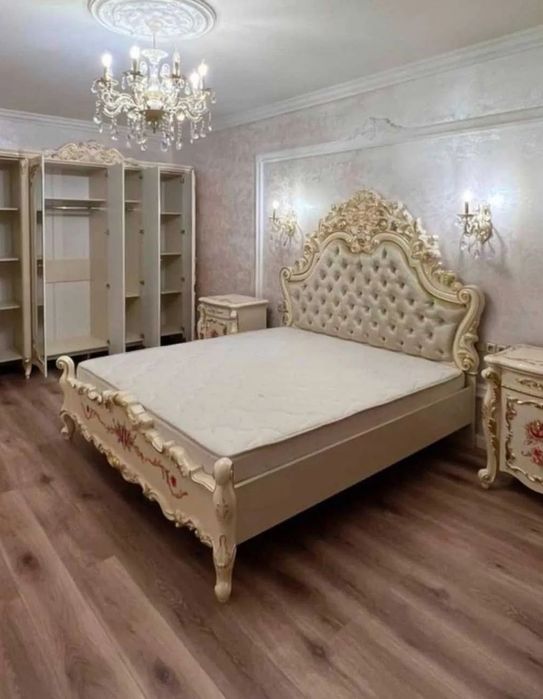 Продается спальный гарнитур