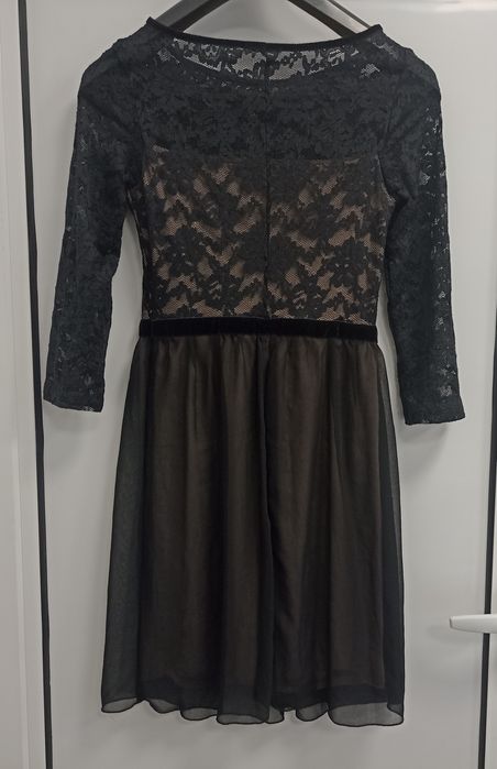 Рокля черна от дантела и шифон