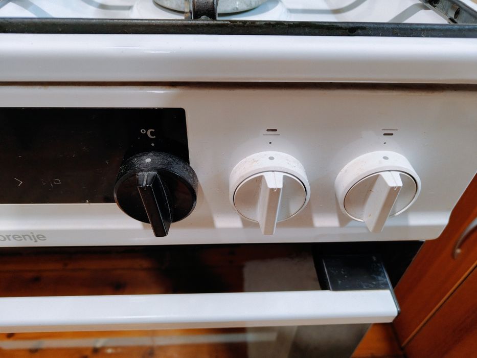 Продавам комбинирана готварска печка Gorenje