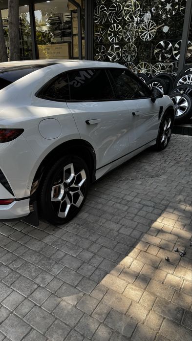 Продаю BYD Song L