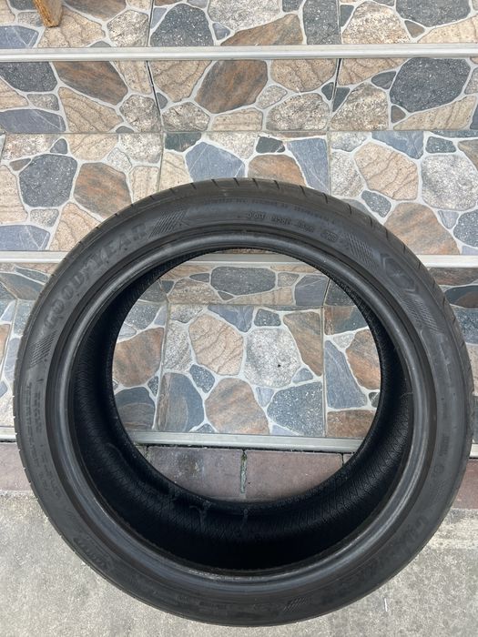 Vand 2 anvelope 225/45/19 goodyear profil 6+
