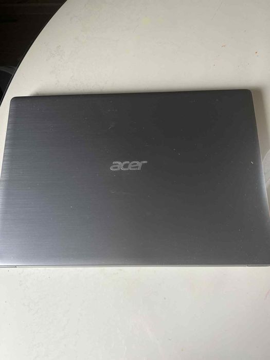 Laptop HP și Acer