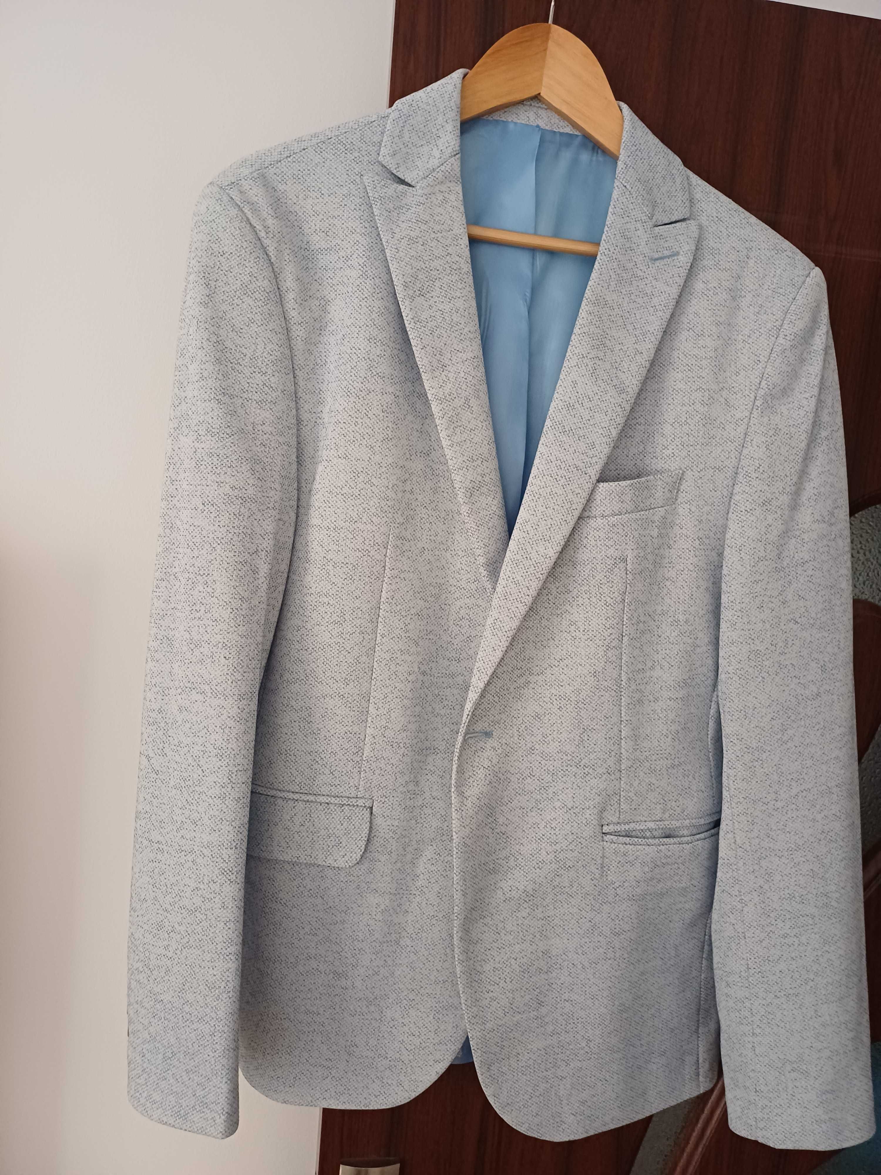 Vând Sacou Nou-nouț, elegant !