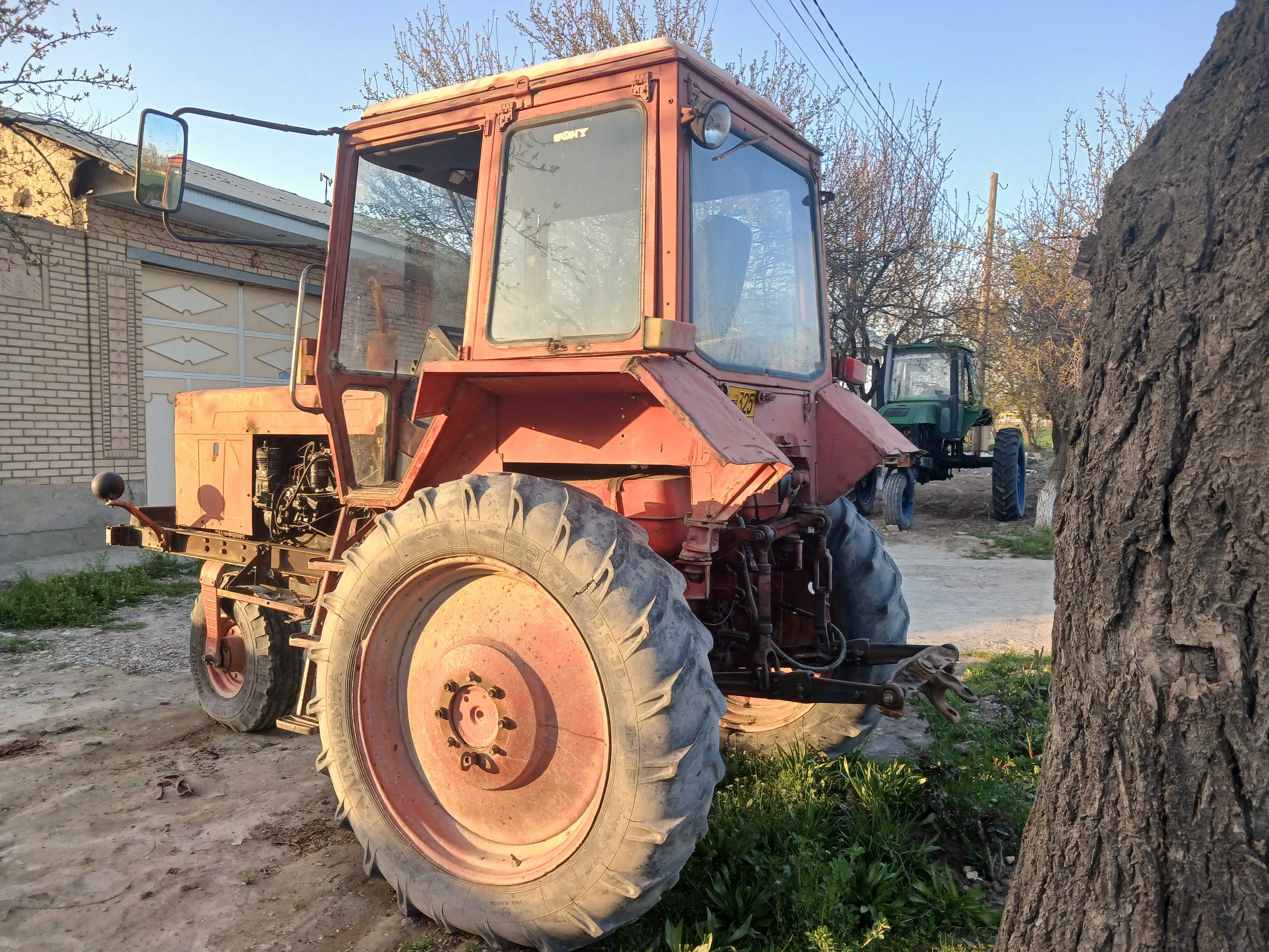 Belarus MTZ-80X traktori