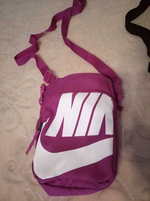 Оригинални чанти на Найк Nike