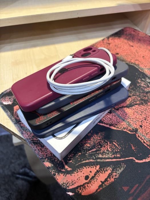 Продам Айфон 15 128 гб