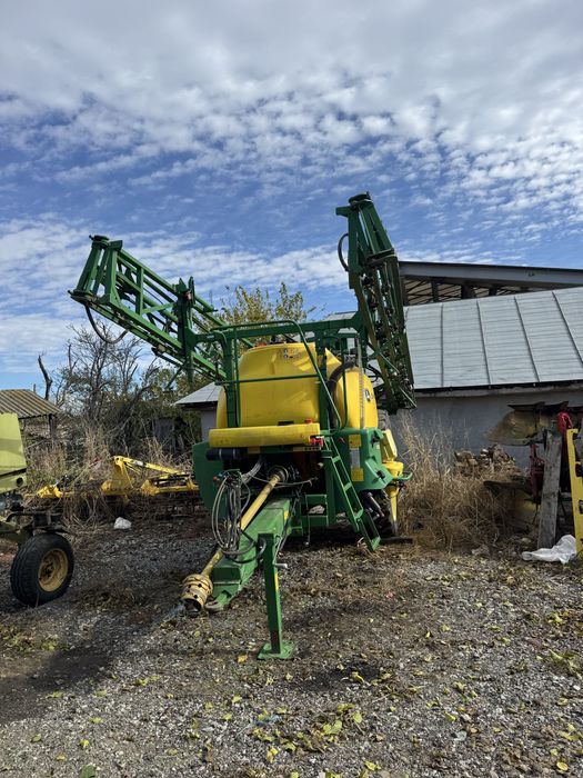 Se vinde sprayer john deere m732