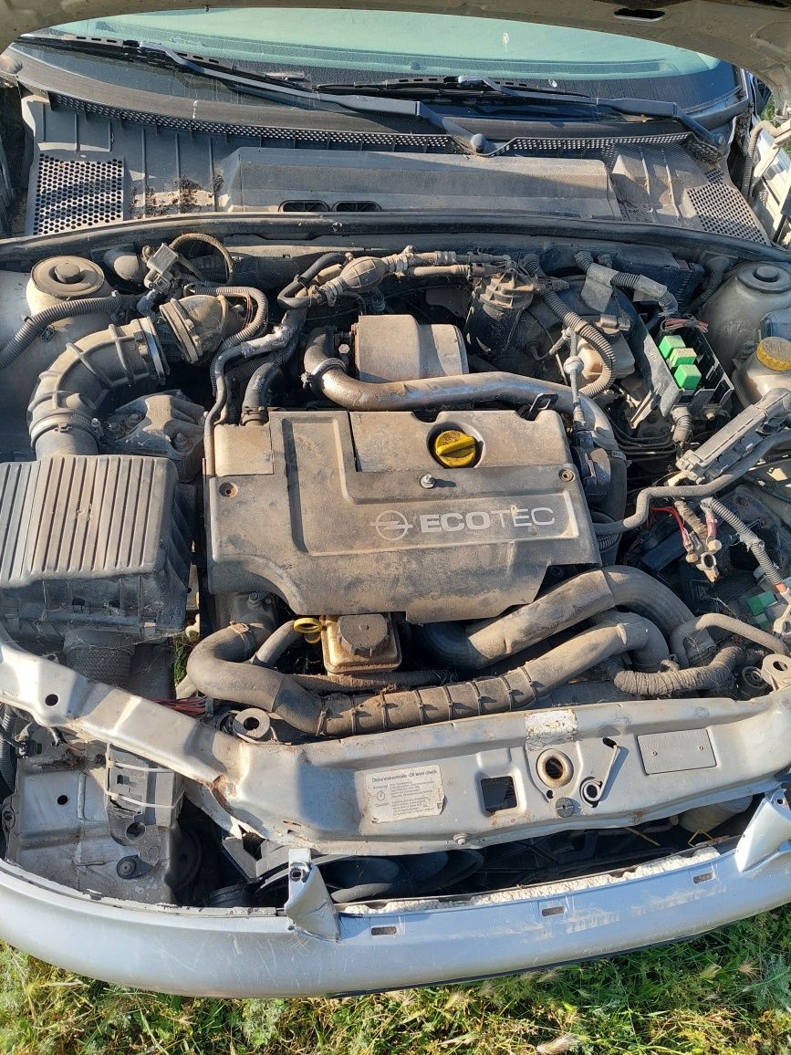 Vând Opel Vectra 2.2