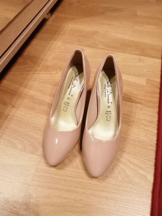 Pantofi din înlocuitor piele