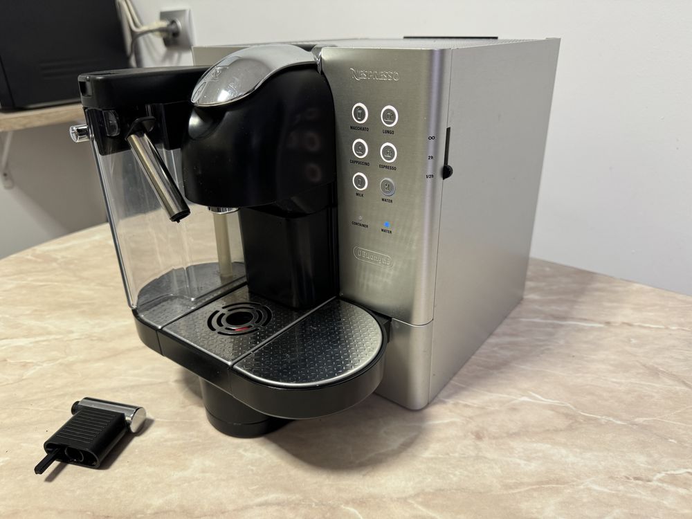 Espresor delonghi nespresso lattissima premium capsule