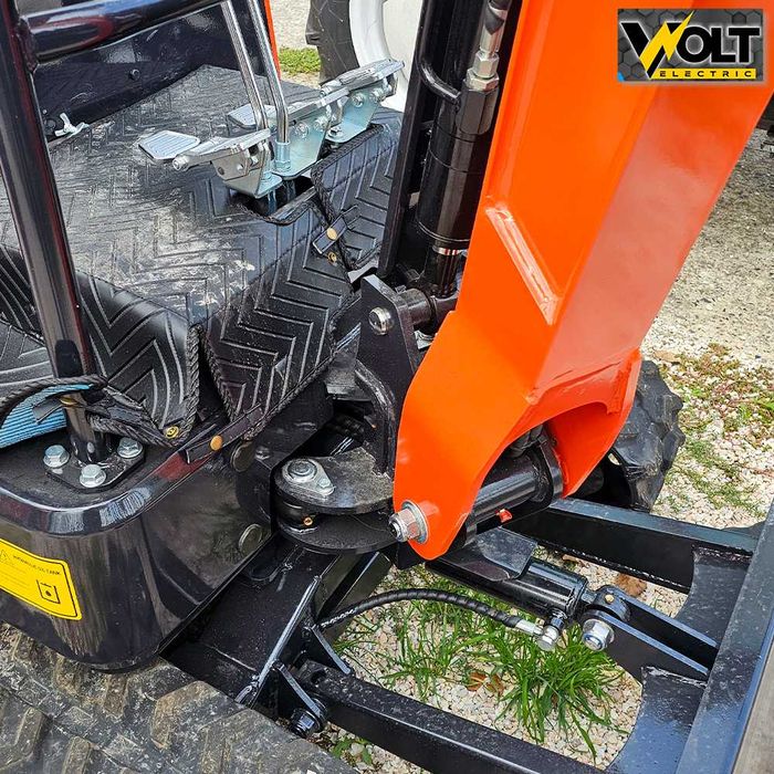 Мини багер 2 тона, с кабина, чупеща стрела, NT-E20