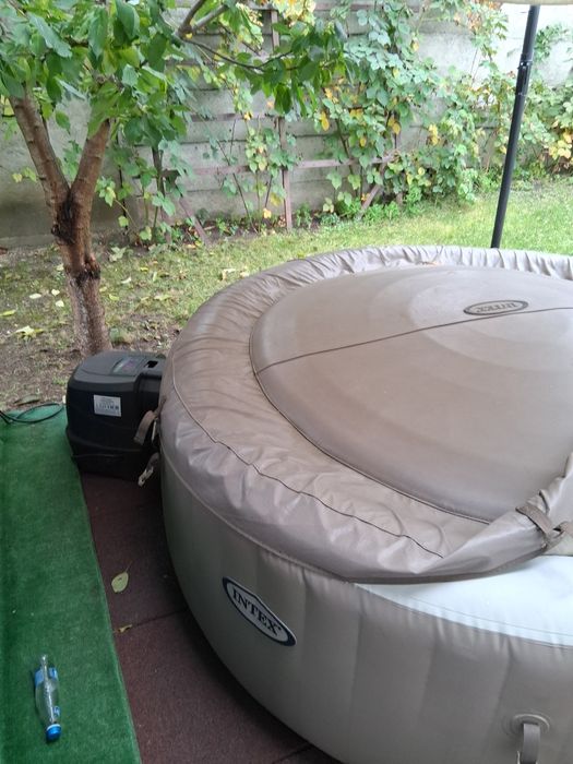 Vând jacuzi pure spa intex