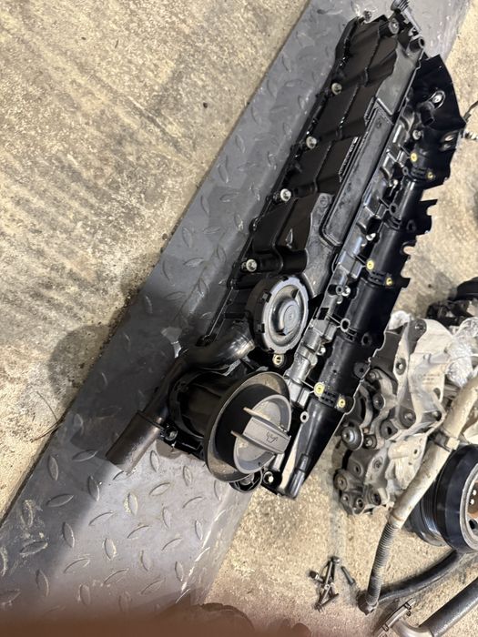 Капак клапани бмв м50д bmw m50d капак глава 381 комя м50д дизел