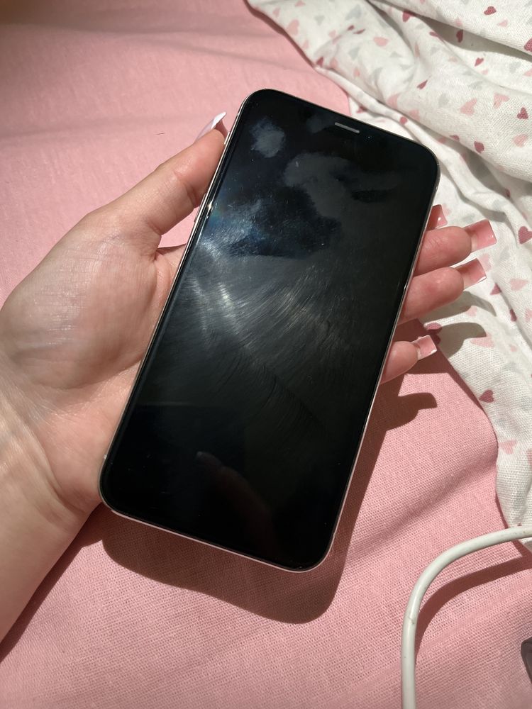 Iphone X в хорошем состояний.