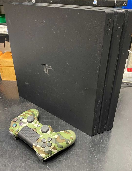 Hope Amanet P3 Playstation 4 Pro / 1TB / O MANETA