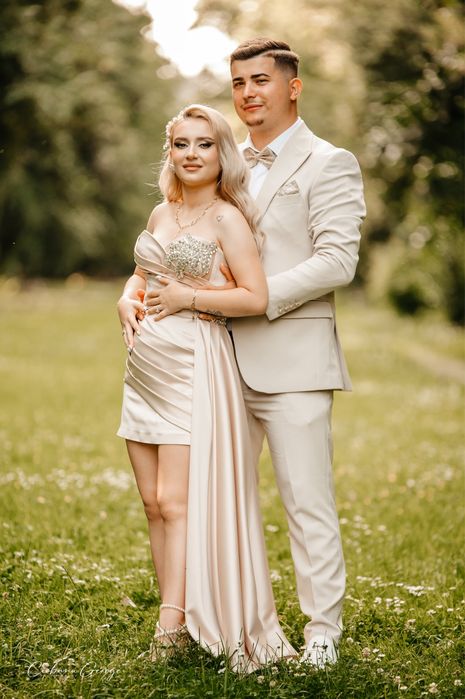 Vand rochie facuta pe comanda