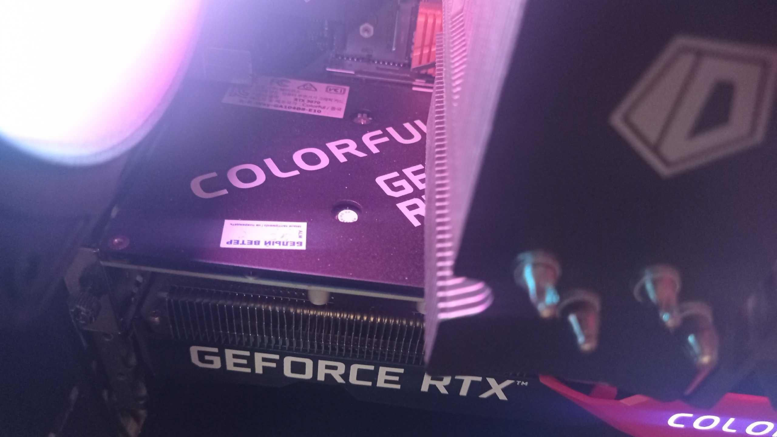 Colorful GeForce RTX 3070 Battle-Ax в идеальном состоянии