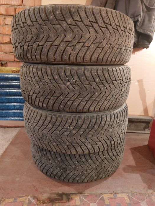 Зимняя резина Nokian Hakkapeliitta 8  215/60 R16
