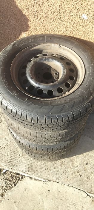 Vând set anvelope MS 205/65/15 91T dor 2023 preț fix 300 lei.