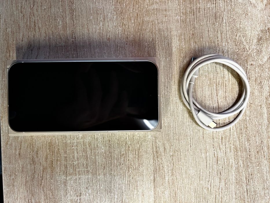 Google Pixel 9 Alb, 256GB, aproape nou - garantie pana in 2027