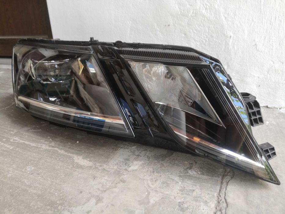 Фар Skoda Octavia FULL LED десен Оборудван/Фар Шкода Октавиа Оригинале