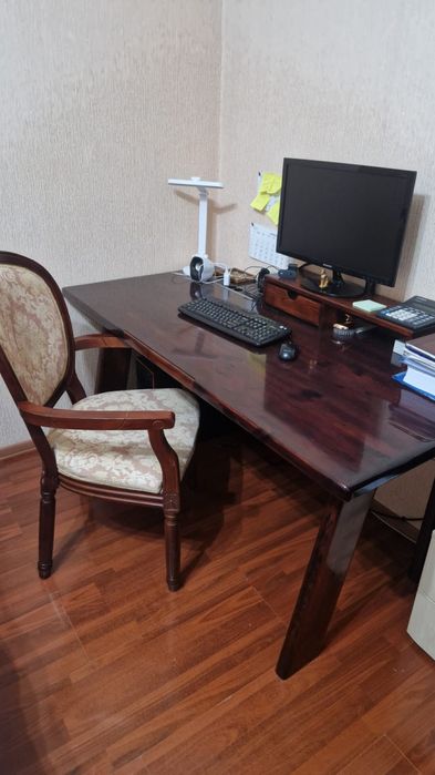 Стол руководителя с креслом