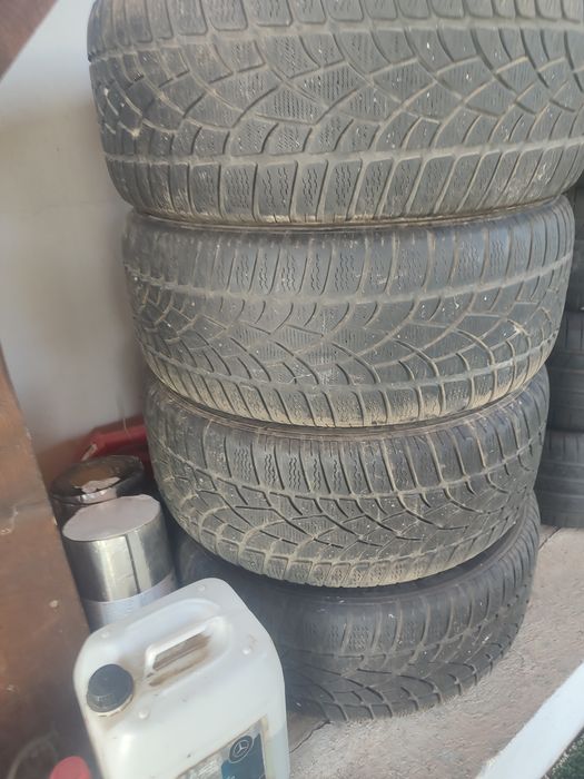 Vând anvelope second