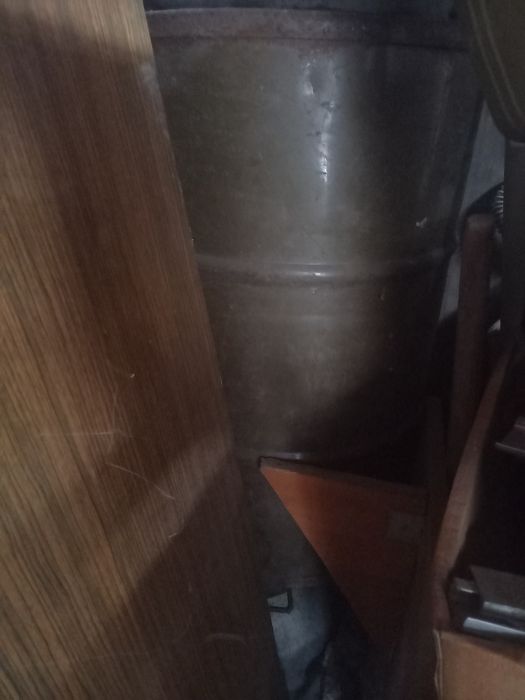 Бак сатылады .темір.Крышкасы жабылады. 50-литрдай колемі