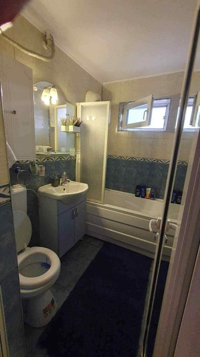 Apartament 2 camere decomandat in Onesti, zona de jos.