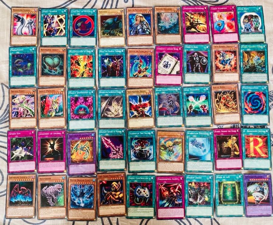 Предлагам Yu-Gi-Oh карти