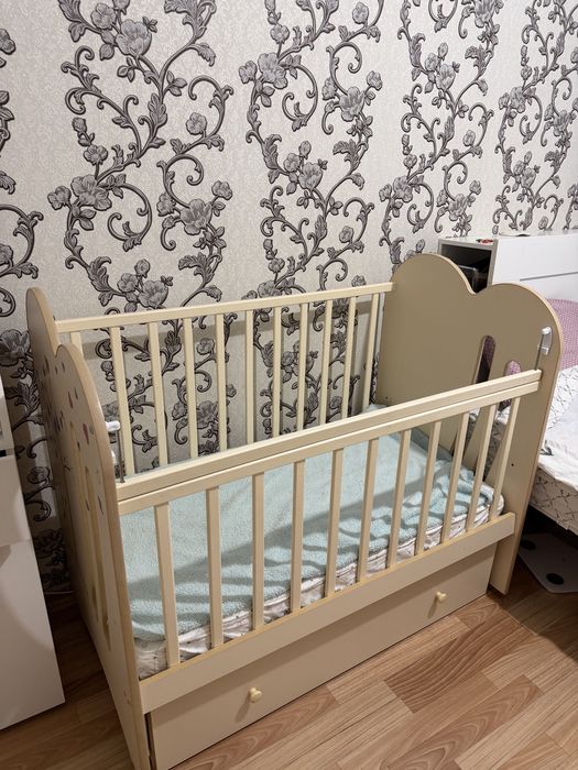 Детская кроватка маятник