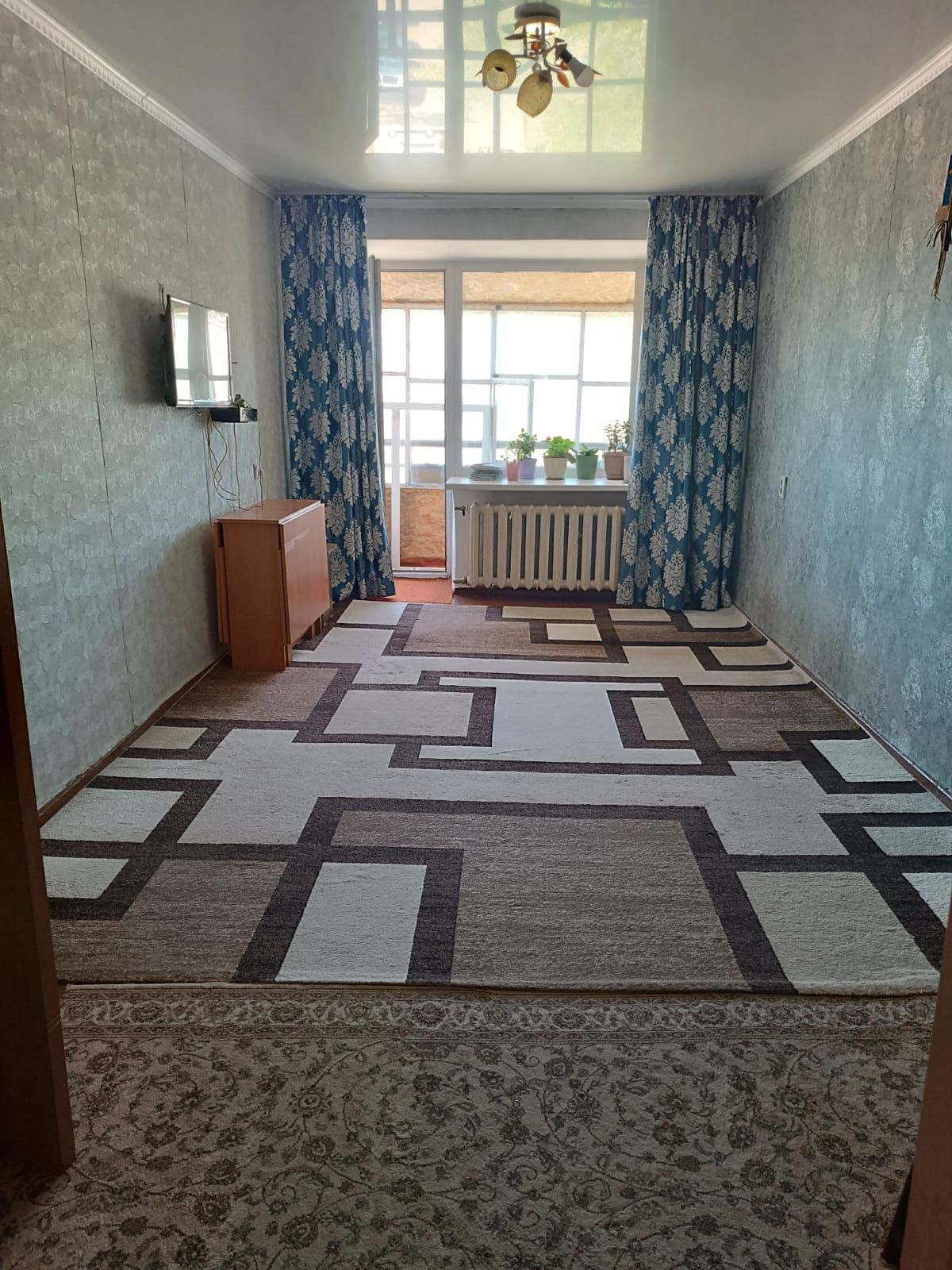 продам двухкомнатную квартиру
