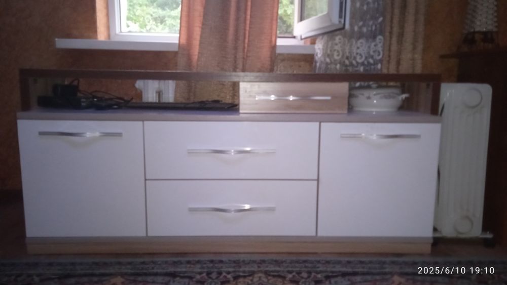 Тумба под телевизор