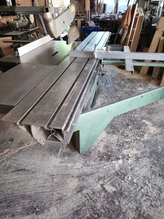 Utilaje tamplarie circular cu incizor cu masa mobila ALTENDORF F45