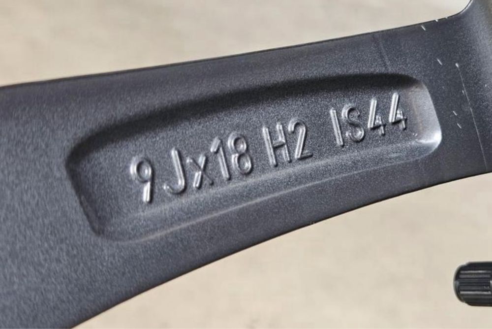 Бмв джанти 18 цола оригинални ( G30/31 )