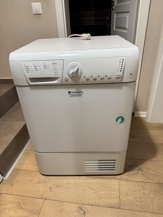 Съшилня Ariston Hotpoint TCL 731