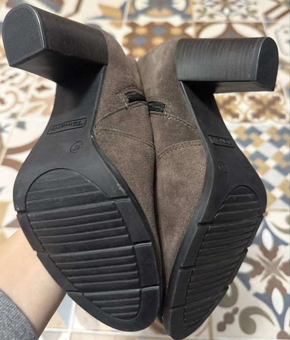 Ghete piele intoarsa