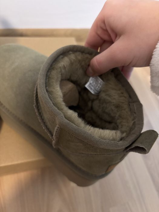 Ugg marimea 36 kaki
