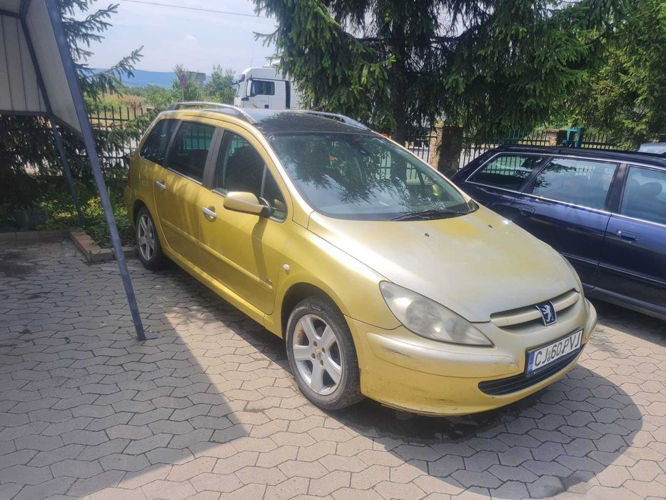 Dezmembrez Peugeot 307 SW 1,6 HDI motor defect, radiat