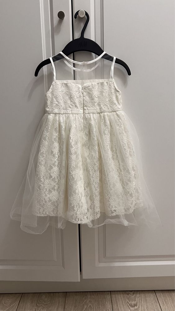 Платье нарядное детское белое