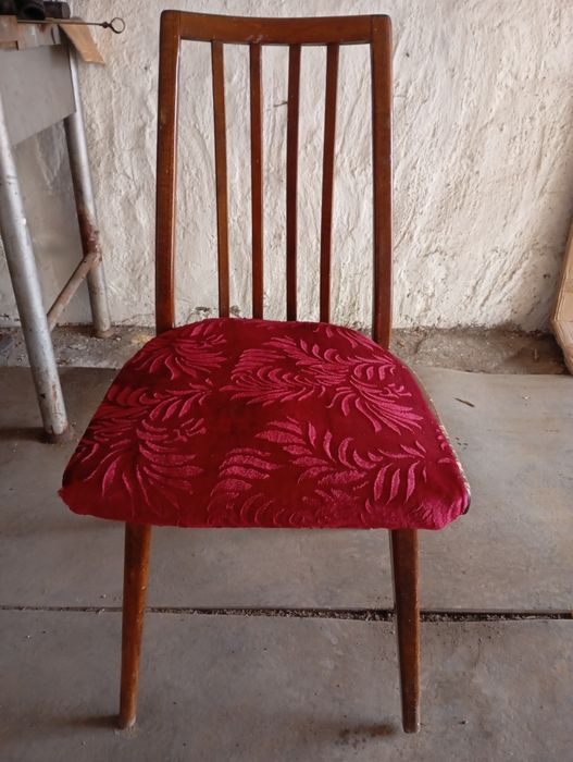 Продаю стулья под реставрацию