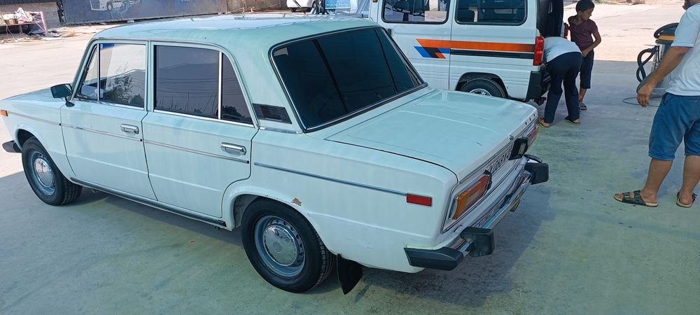Moshina sotiladi holati yaxshi 1200$ kelishamiz