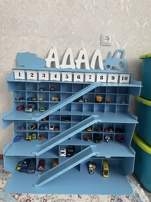 Продам детский гараж для машинок