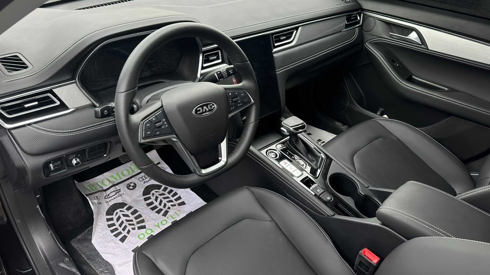 Продаётся новый JAC J7 (без пробег)